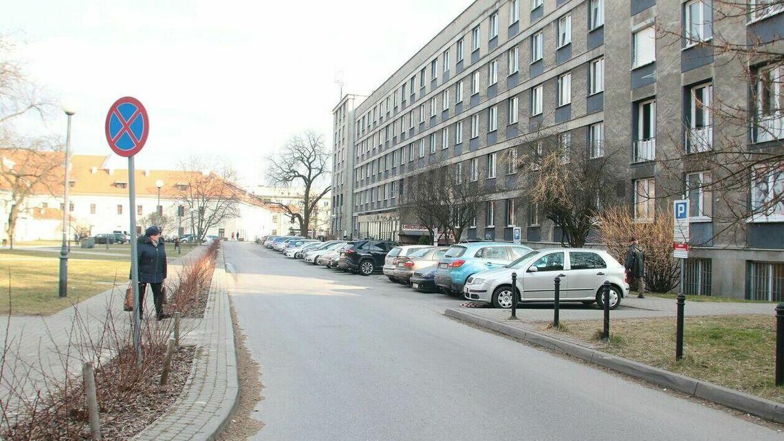 Nieprzyjemne odgłosy nocą na placu Kaczyńskiego w Lublinie Nieprzyjemne odgłosy nocą na placu Kaczyńskiego w Lublinie