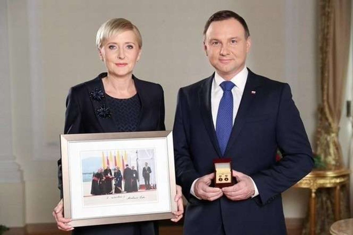 Niesamowita licytacja na WOŚP. Ogromna kwota za zdjęcie Agaty Dudy