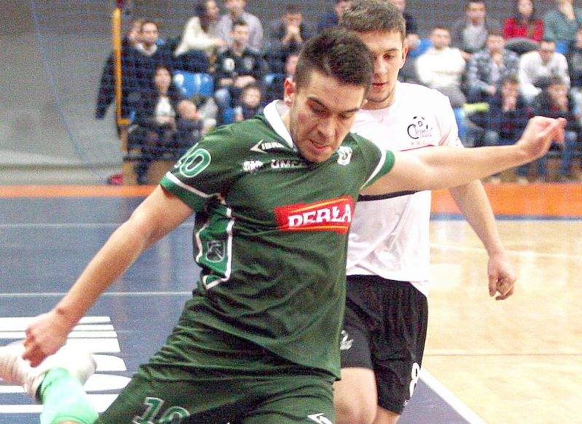 Niespodzianka w hali Globus. Dziki ograły wicelidera