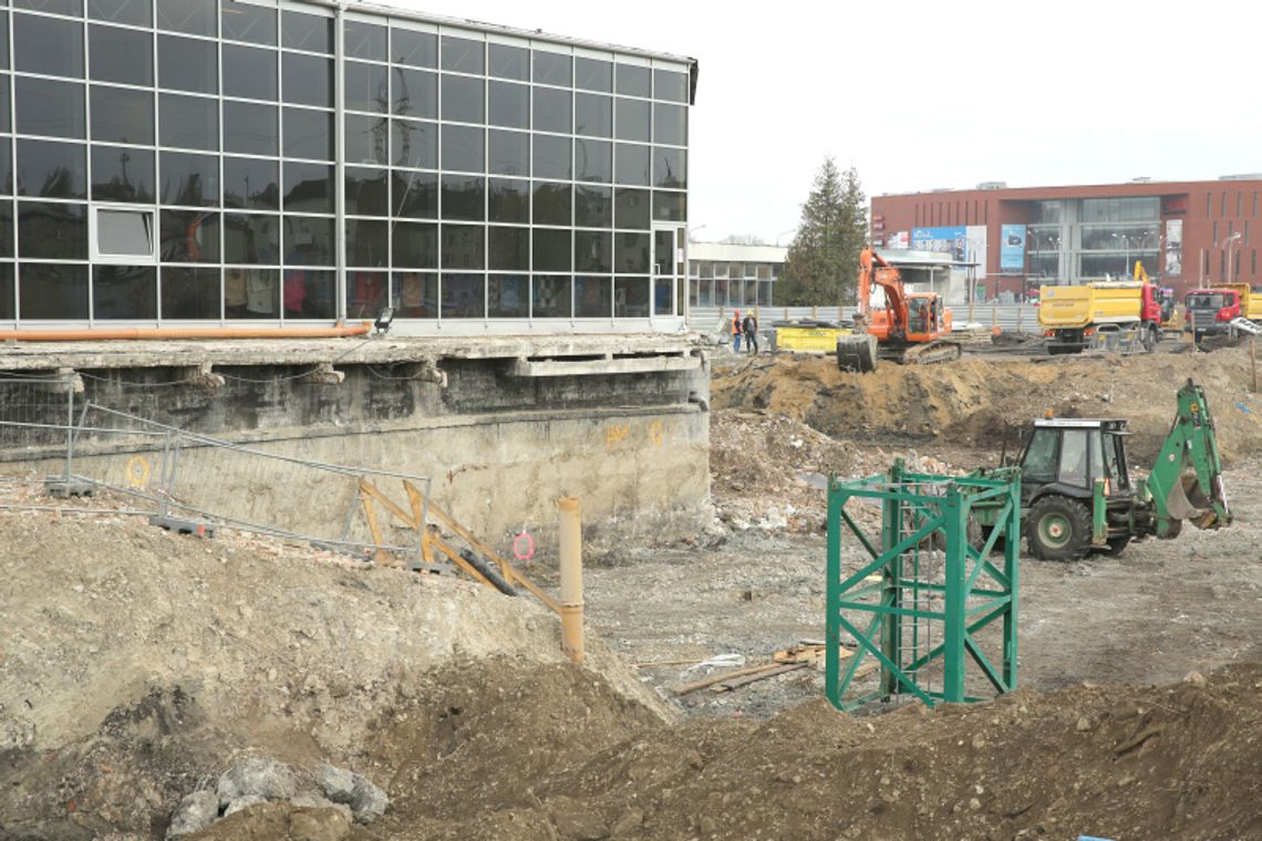 Niespodzianki na budowie basenu olimpijskiego