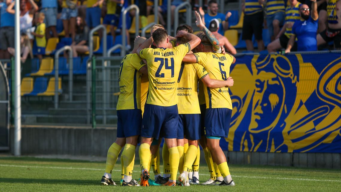 Niespodzianki w okręgowym Pucharze Polski. Avia na piątkę, Świdniczanka za burtą