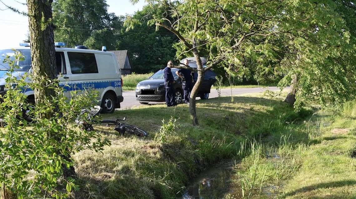 Nieszczęście w przydrożnym rowie. Na poboczu został tylko rower