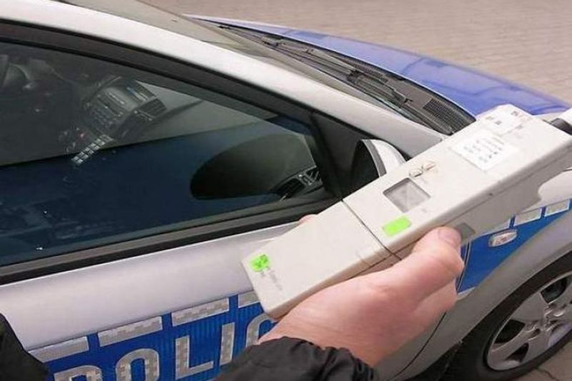 Nietrzeźwy kierowca chciał wieźć dzieci na wycieczkę szkolną Nietrzeźwy kierowca chciał wieźć dzieci na wycieczkę szkolną