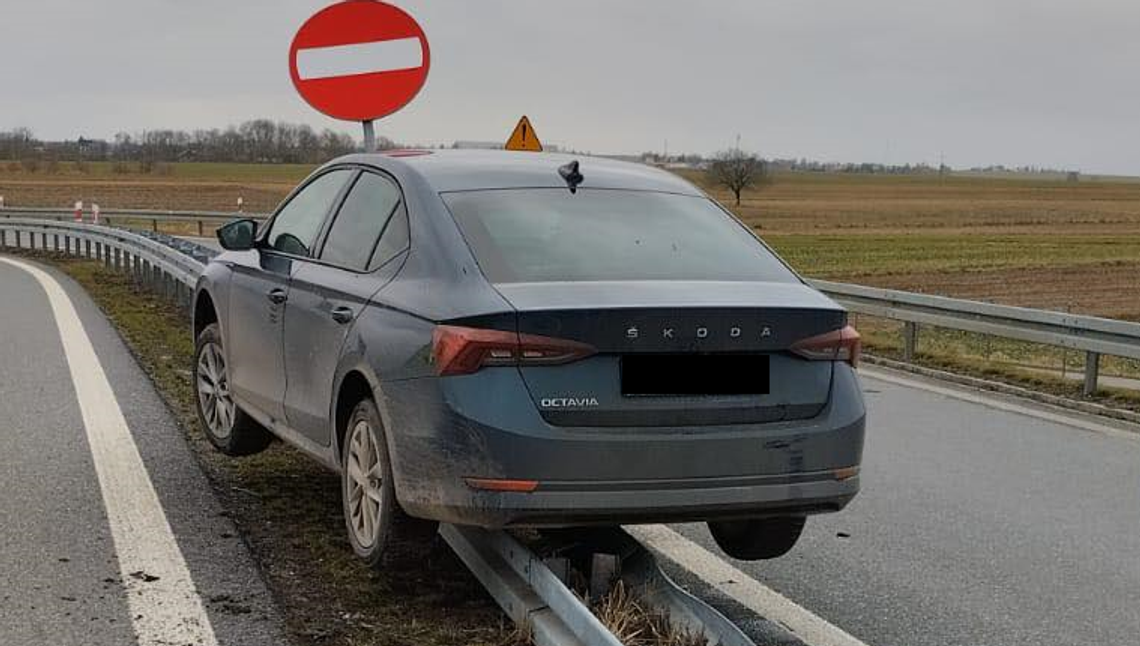 Nietypowe parkowanie na S12. 49-latek z Lublina ma kłopoty