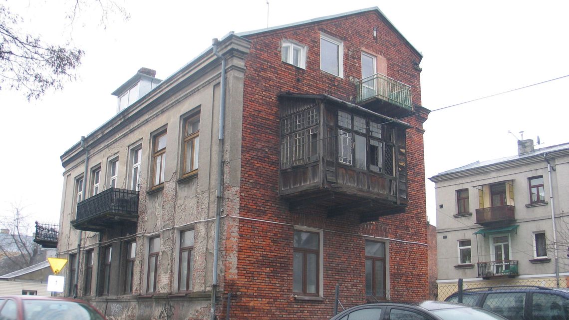 Niewiele osób wie po co powstawały takie elementy kamienic. Pamiątki po mieszkańcach, których już nie ma Niewiele osób wie po co powstawały takie elementy kamienic. Pamiątki po mieszkańcach, których już nie ma