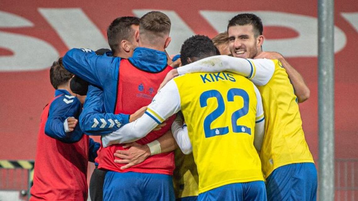 Niezniszczalni znowu w akcji. Motor wygrał z Lechem w Poznaniu po prawie 60 latach [zobacz bramki]