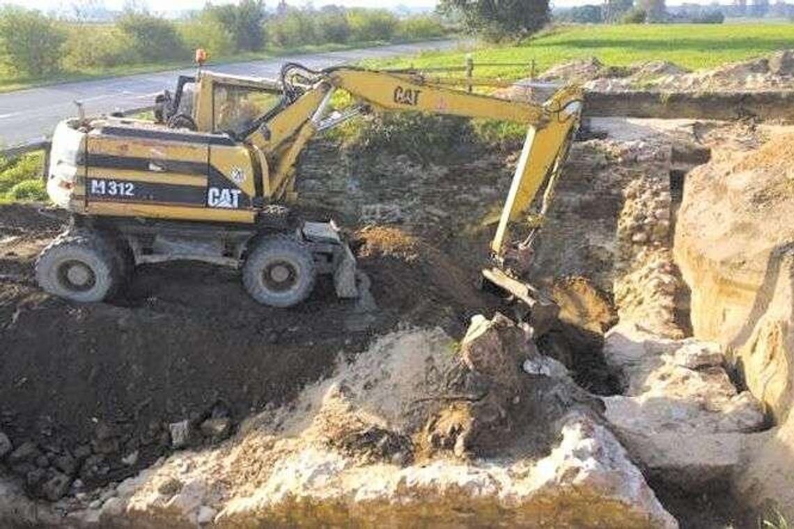 Niezwykłe odkrycie w gm. Abramów. Z czasów Kazimierza Wielkiego