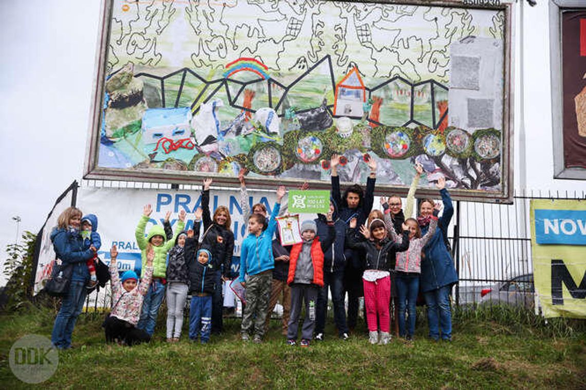 Niezwykły billboard na os. Widok w Lublinie. Powstał z prac dzieci