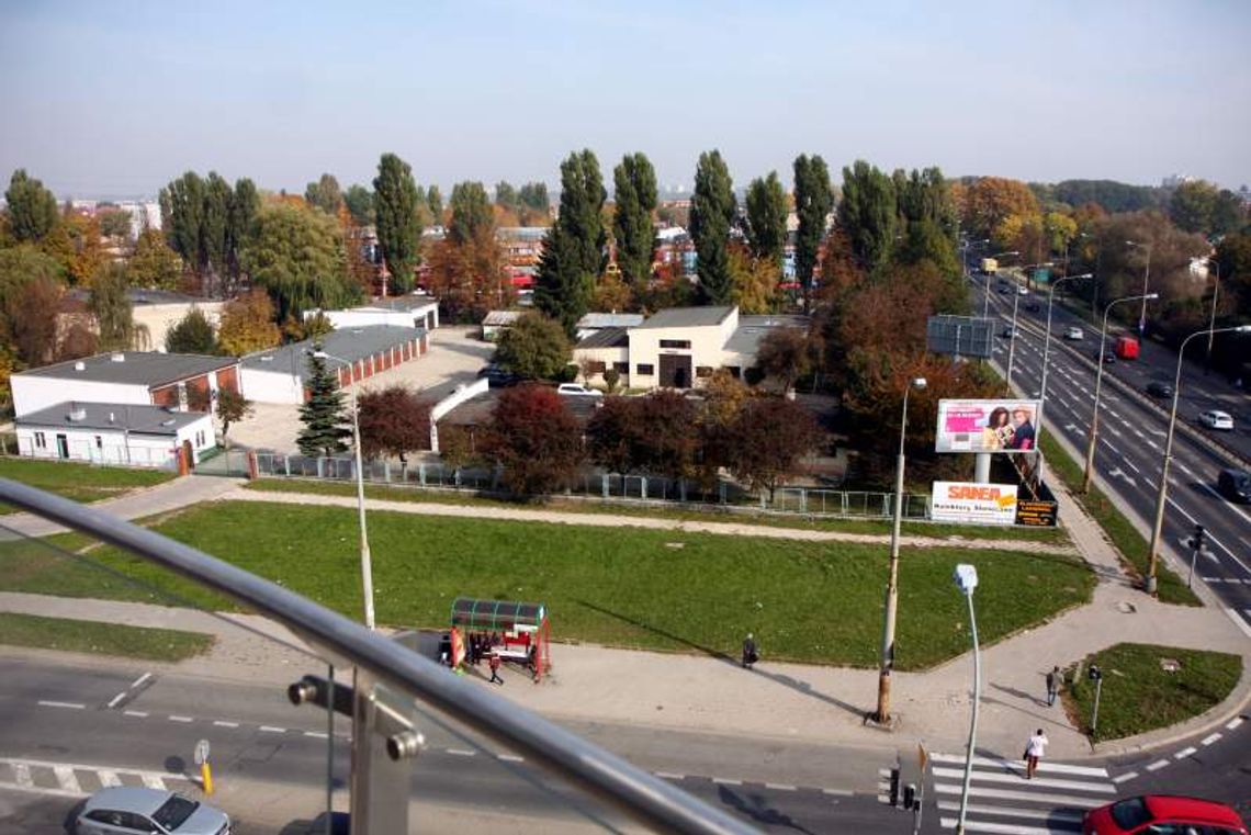 Nikt nie chciał kupić zajezdni Helenów. Będzie obniżka ceny? Nikt nie chciał kupić zajezdni Helenów. Będzie obniżka ceny?