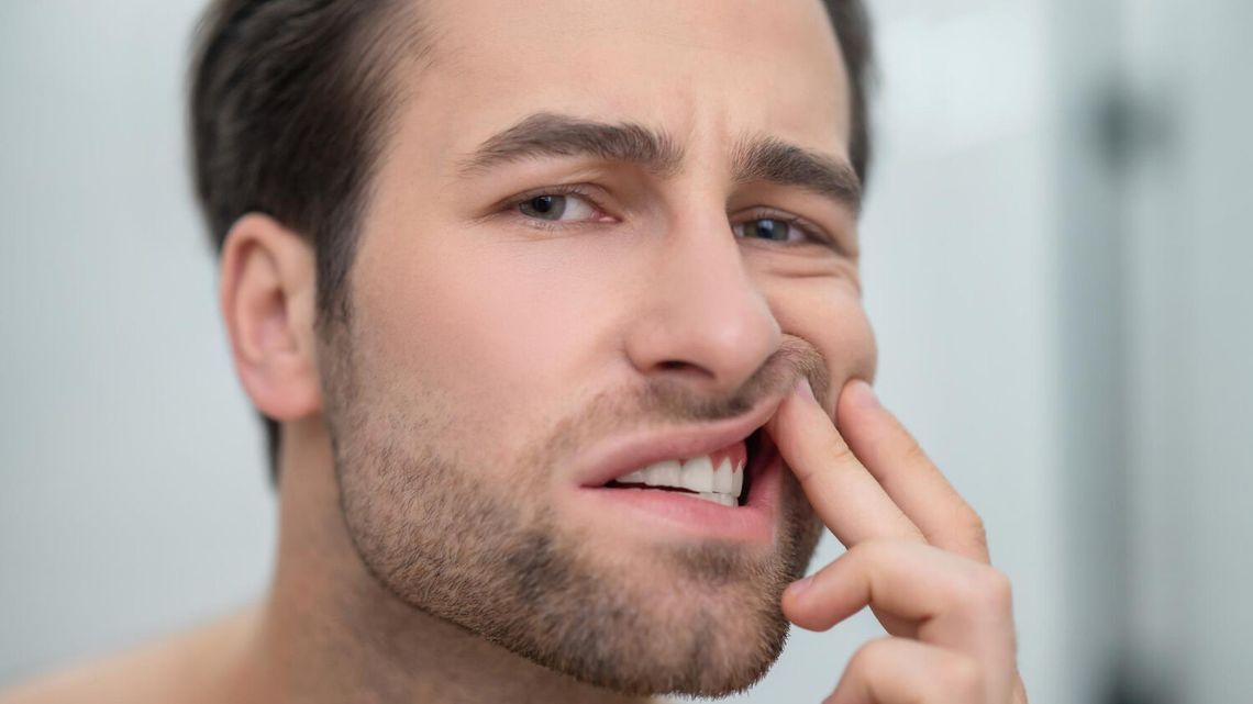 Niszczyciel jamy ustnej – co warto wiedzieć na temat kamienia nazębnego?