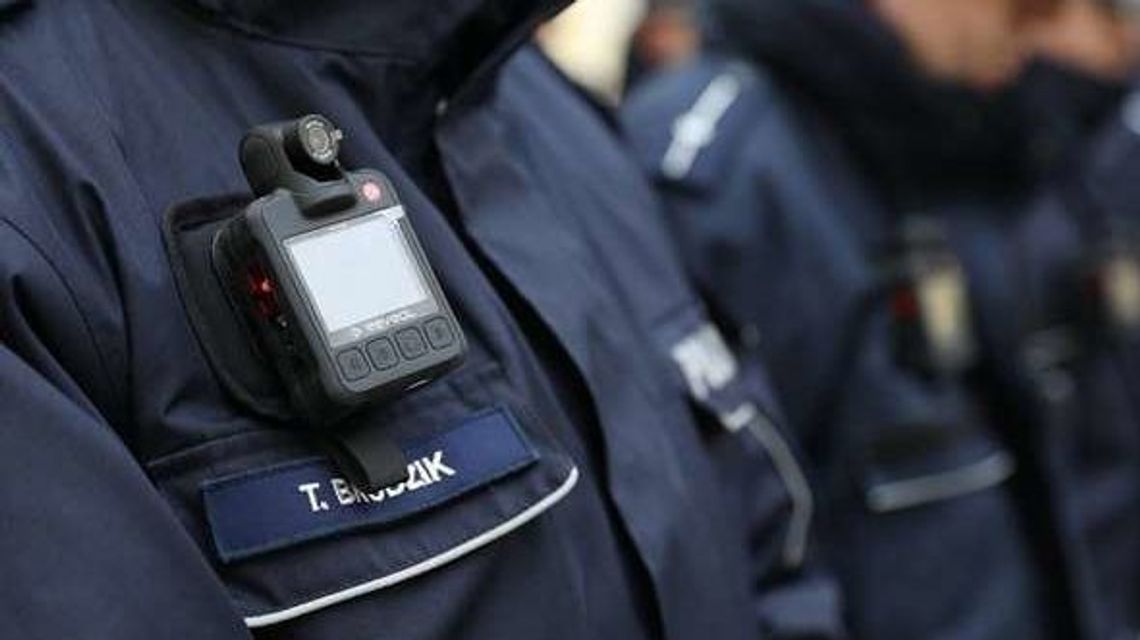 Niszczył samochody w Kazimierzu Dolnym, krzyczał na policjantów. 6 tys. zł strat