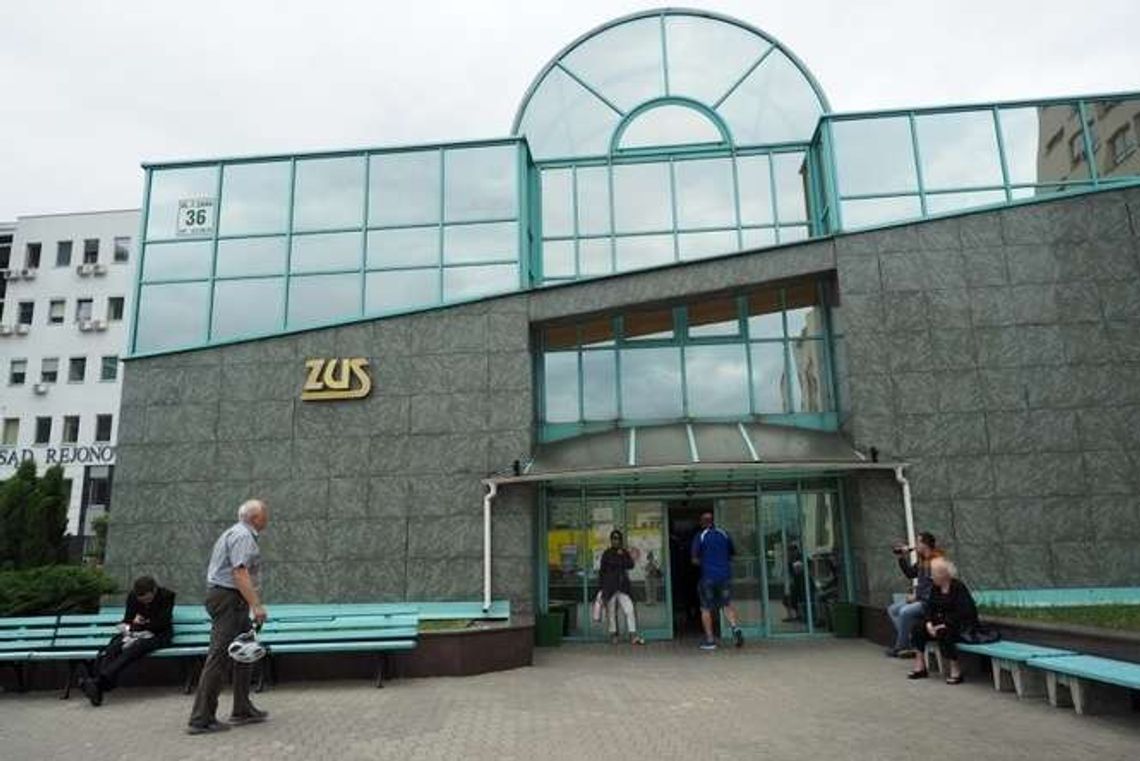 Niższy wiek emerytalny. ZUS spodziewa się fali wniosków emerytalnych Niższy wiek emerytalny. ZUS spodziewa się fali wniosków emerytalnych