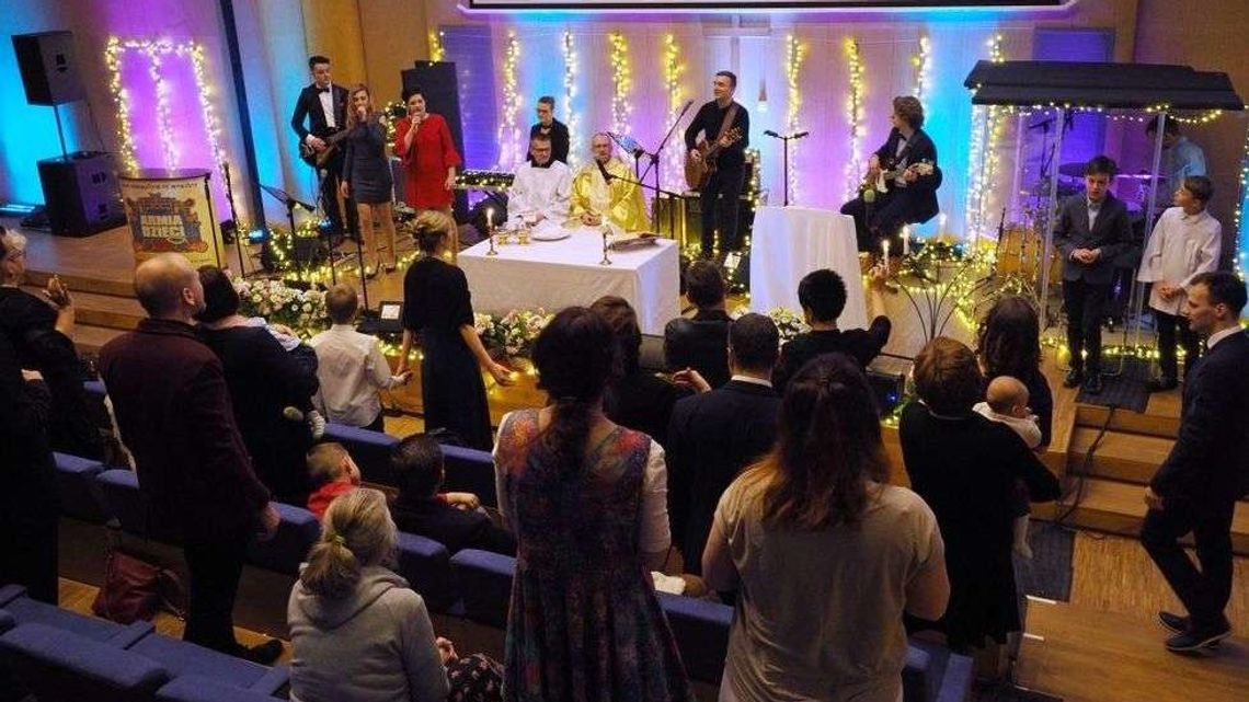 Noc Chwały w Lublinie. Wykład, uroczysty posiłek i toast dla Jezusa Noc Chwały w Lublinie. Wykład, uroczysty posiłek i toast dla Jezusa