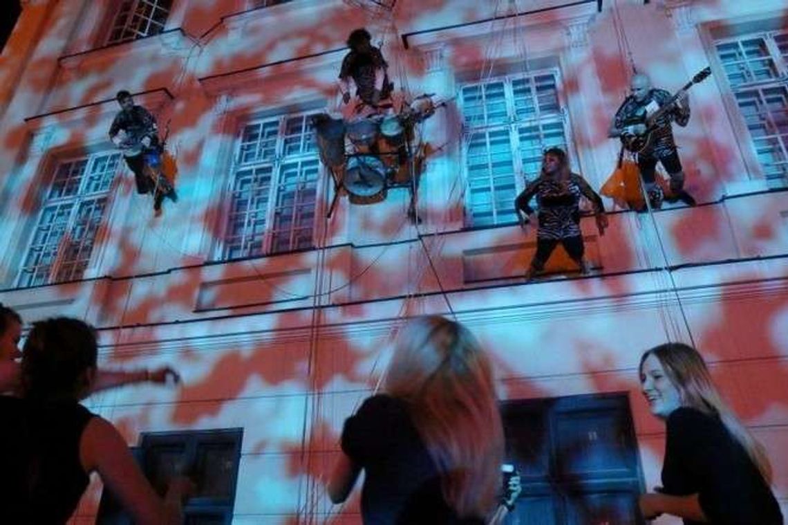 Noc Kultury 2016 - pełny program (PDF). Lodowe ryby i ogniste drzewo