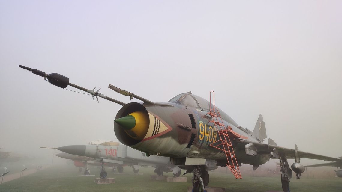 Noc Muzeów 2023. Awiator, orkiestra i piosenki lotnicze. Muzeum w Dęblinie zaprasza