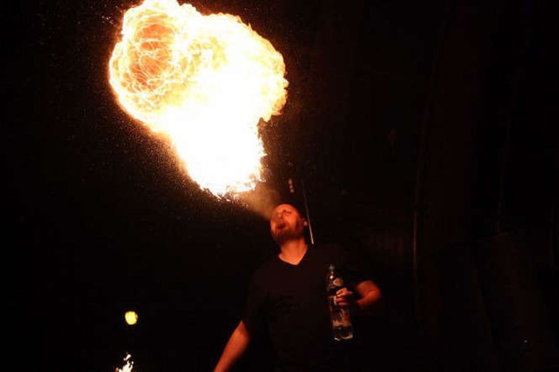 Noc Ognia w Lublinie: Wystąpili tancerze ognia z całej Polski (zdjęcia, wideo)