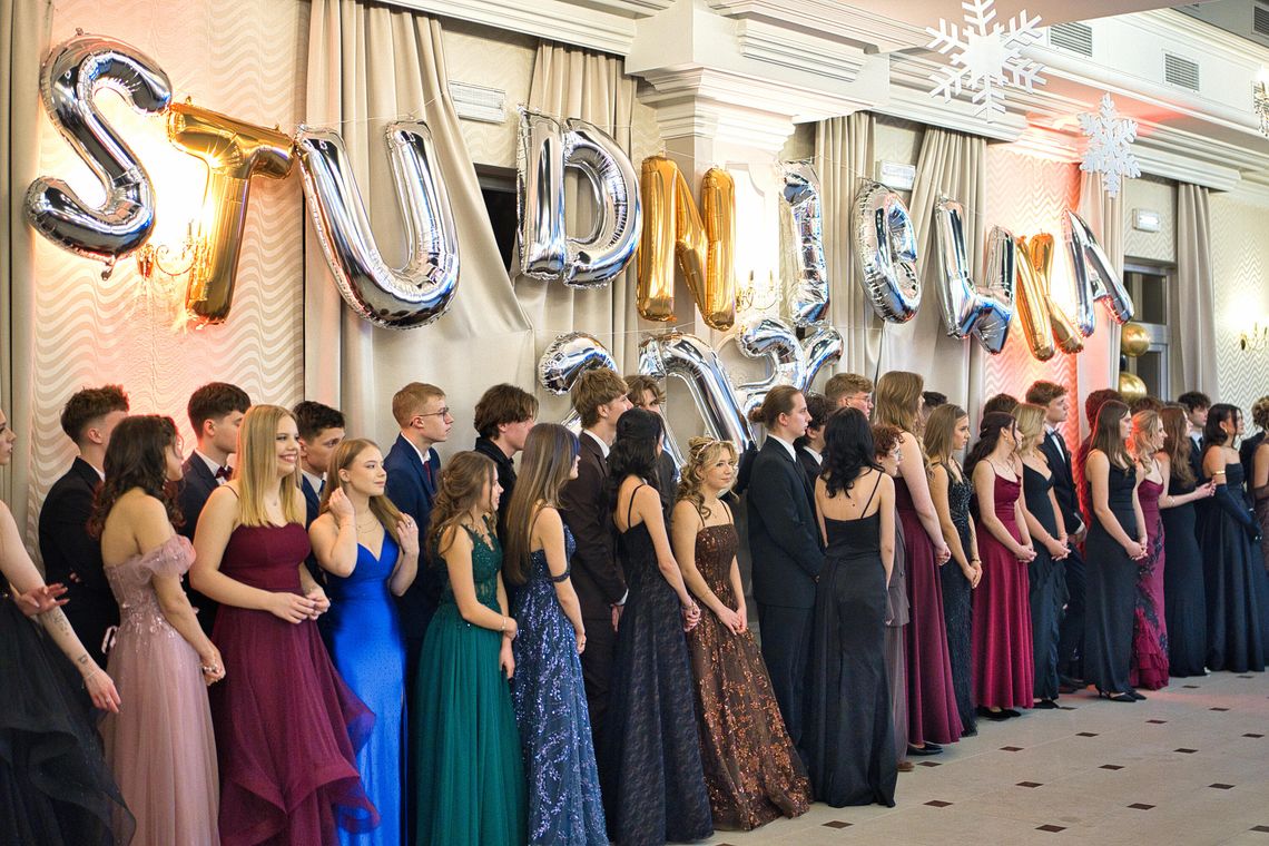 Noc pełna tańca i emocji. Studniówka Liceum Ogólnokształcącego im. Kazimierza Wielkiego w Lublinie Noc pełna tańca i emocji. Studniówka Liceum Ogólnokształcącego im. Kazimierza Wielkiego w Lublinie