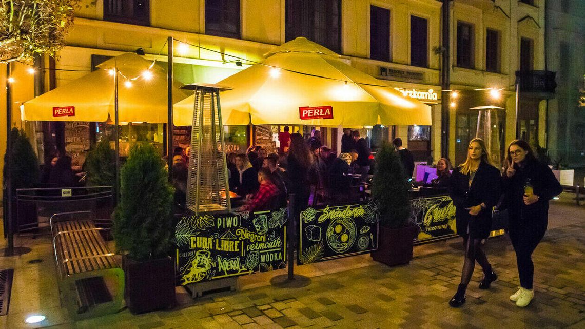 Nocna fiesta w Lublinie. Otworzyli ogródki piwne [ZDJĘCIA]