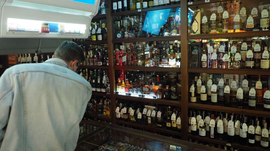 Nocne sklepy z alkoholem w Lublinie nie zbankrutują. Pomysł radnych PiS nie przeszedł Nocne sklepy z alkoholem w Lublinie nie zbankrutują. Pomysł radnych PiS nie przeszedł
