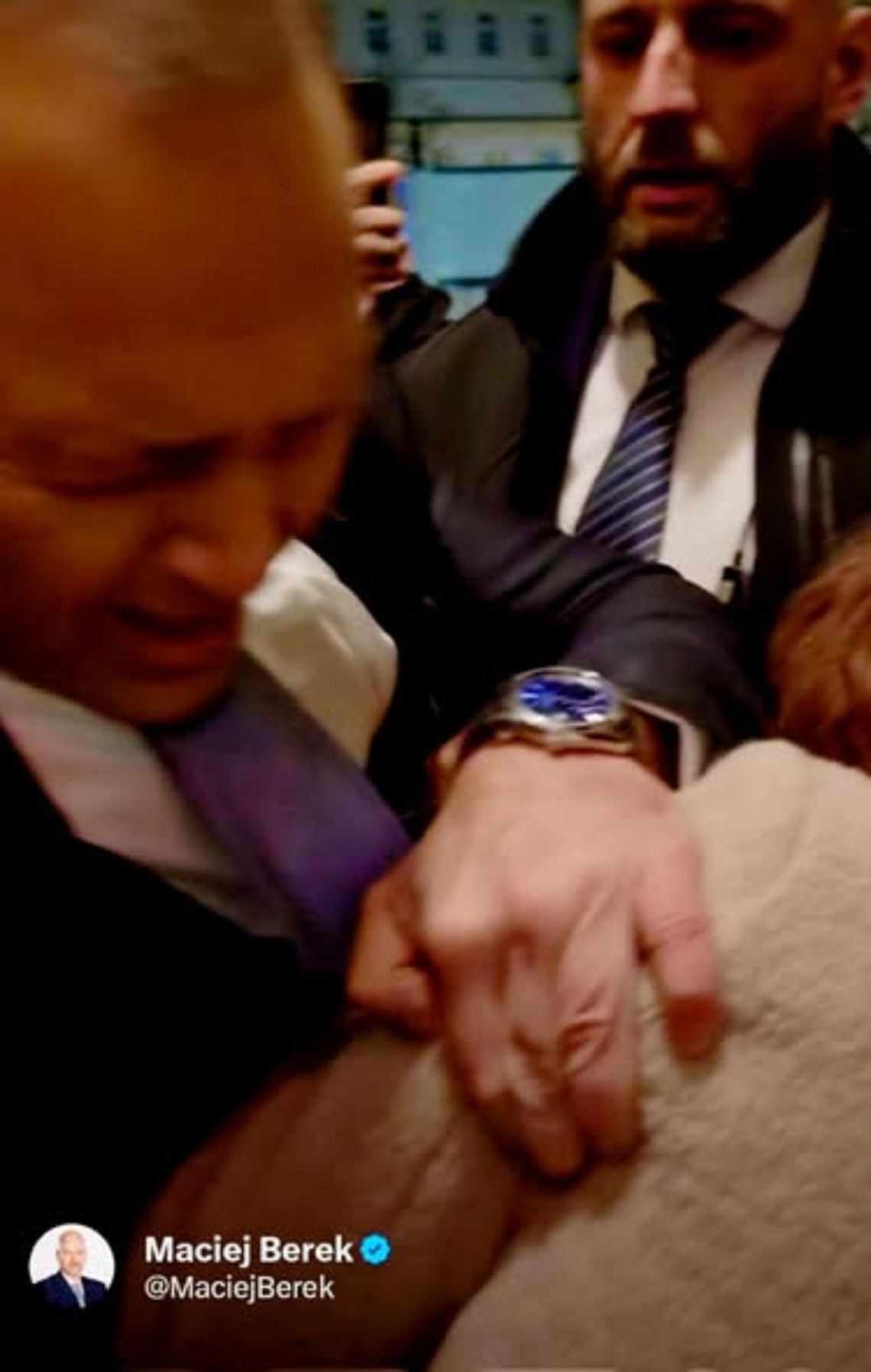 Nocny kryzys w Trybunale Konstytucyjnym. Prezydent zwołuje pilne konsultacje Nocny kryzys w Trybunale Konstytucyjnym. Prezydent zwołuje pilne konsultacje