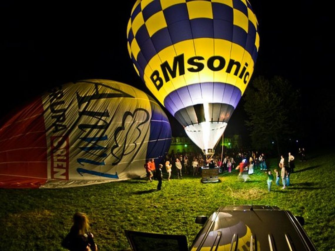 Nocny pokaz zakończył zawody balonowe w Puławach