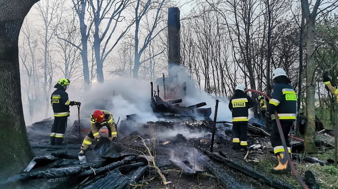 Nocny pożar niedaleko Zamościa. Z ogniem walczyło 7 zastępów