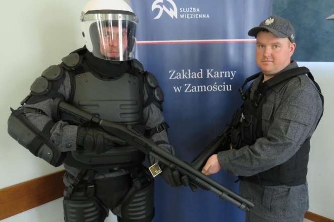 Nowa broń w więzieniu w Zamościu. Strzelby, pasy, kaski