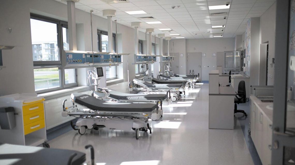 Nowa część szpitala robi wrażenie. Sale już czekają na pacjentów