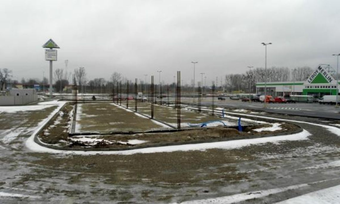 Nowa galeria handlowa i koniec budowy McDonald\'s