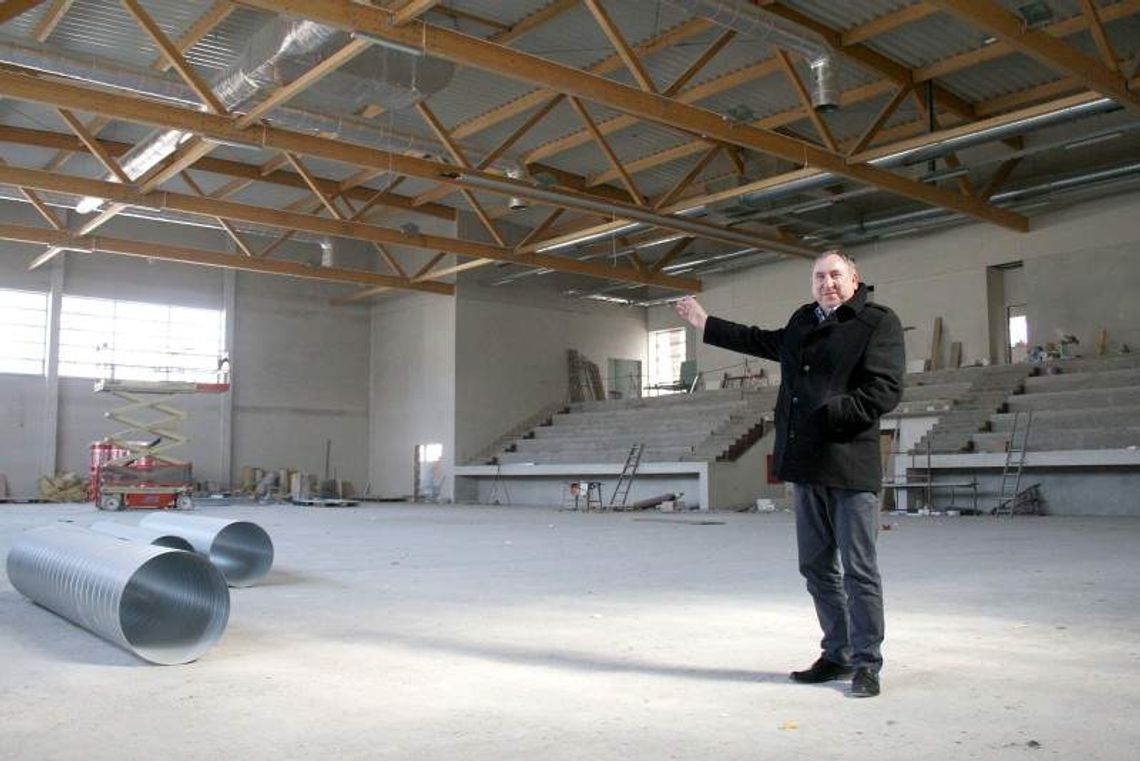 Nową halę sportową w Puławach skończą latem