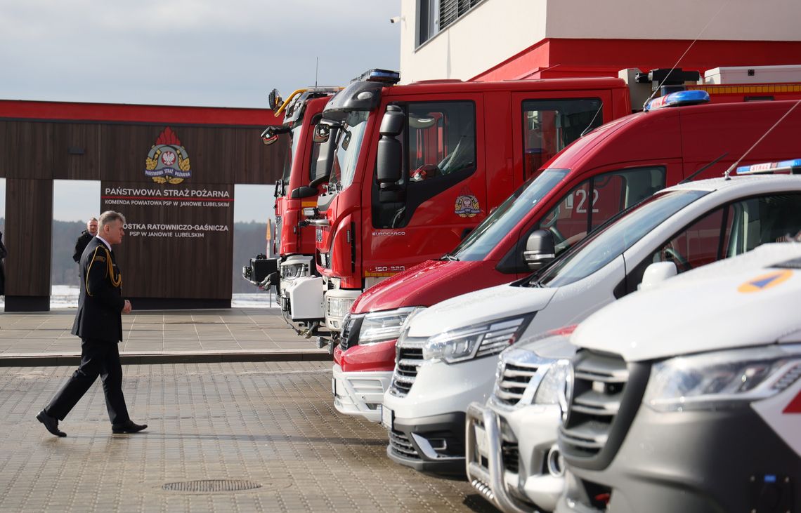 Nowa siedziba Komendy Powiatowej PSP w Janowie Lubelskim ma blisko 2,2 tys. mkw. powierzchni użytkowej i mieści się w miejscowości Borownica, niedaleko drogi ekspresowej S19