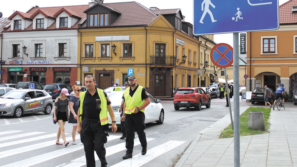 Nowa organizacja ruchu w centrum Zamościa. Rządzą piesi i rowerzyści 