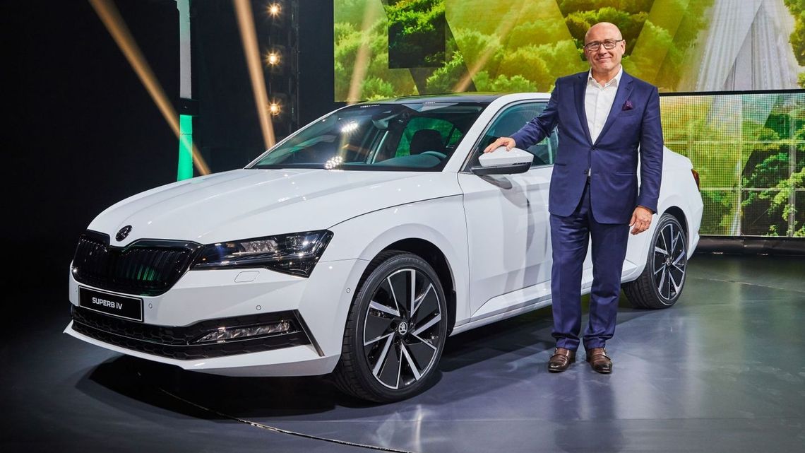 Nowa Skoda Superb. Trochę większa, wyższa i hybrydowa