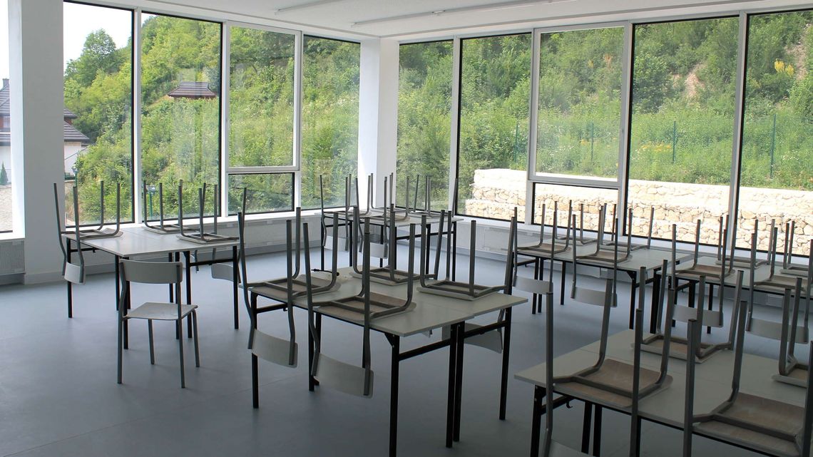 Nowa szkoła w Kazimierzu Dolnym prawie gotowa. Tak wygląda w środku [zdjęcia, wideo]