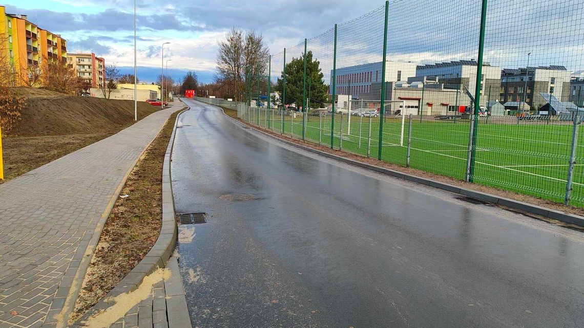 Nową ulicę zbudowała kolejowa spółka. Czy będzie jej patronował twórca uczelni? Nową ulicę zbudowała kolejowa spółka. Czy będzie jej patronował twórca uczelni?