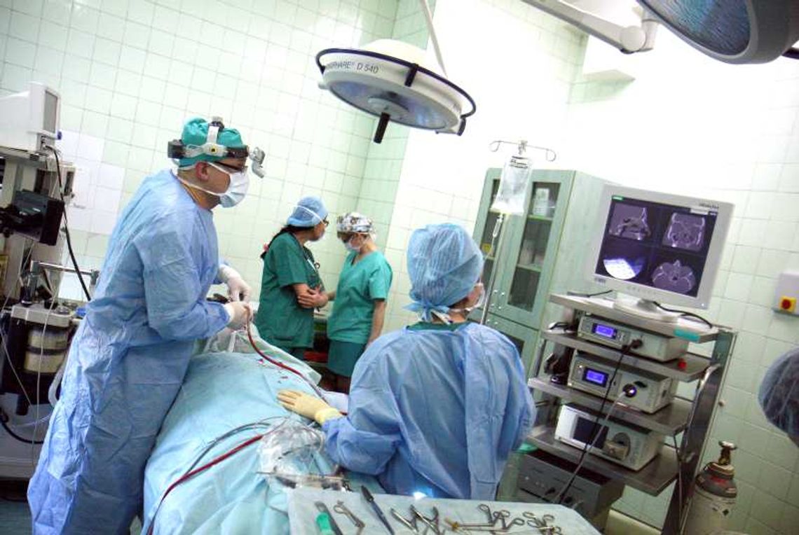 Nowatorskie operacje w szpitalu przy Al. Racławickich (zdjęcia) Nowatorskie operacje w szpitalu przy Al. Racławickich (zdjęcia)