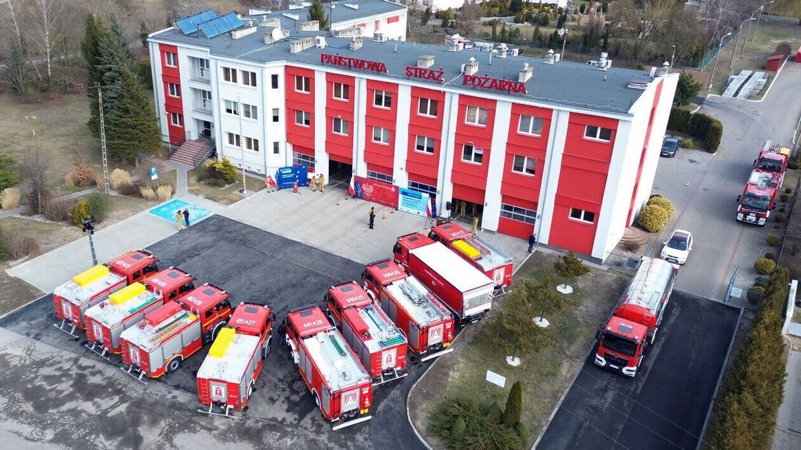 Nowe, bojowe i gotowe do akcji. Strażacy odebrali wozy