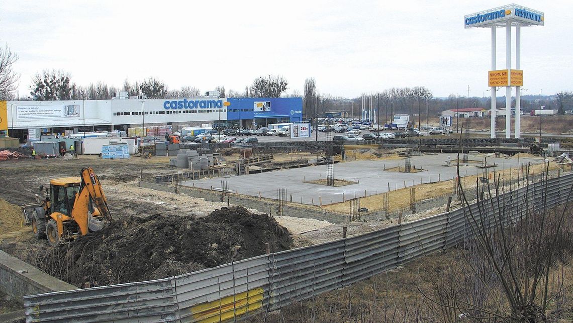 Nowe centrum handlowe przy Castoramie