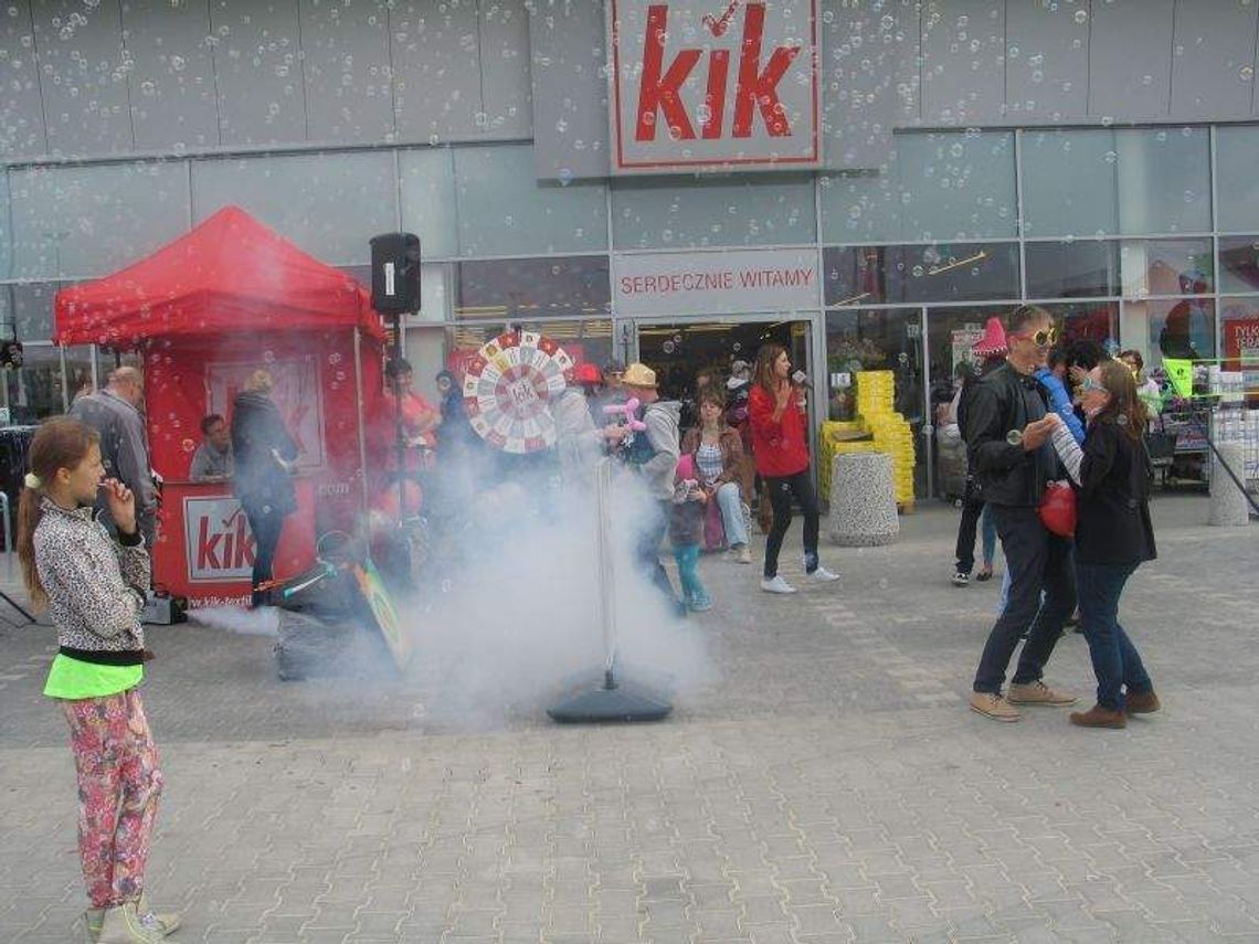 Nowe centrum handlowe w Chełmie. Tłumy na pierwszych zakupach Nowe centrum handlowe w Chełmie. Tłumy na pierwszych zakupach