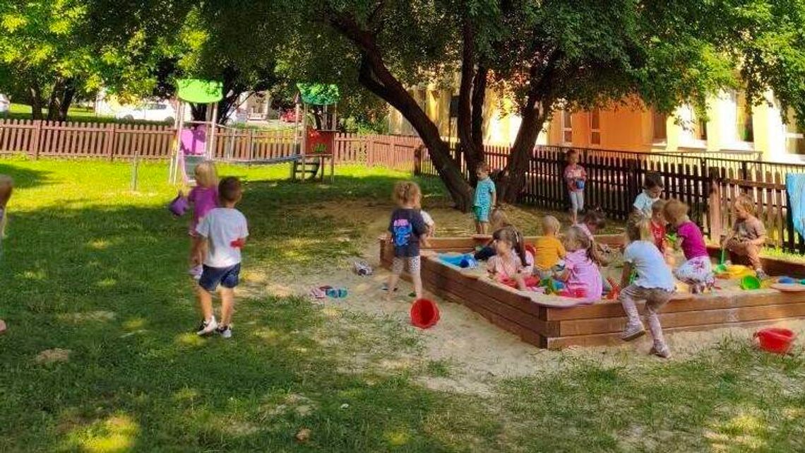 Nowe huśtawki, domki, tunele. Plac zabaw przy żłobku ma się zmienić