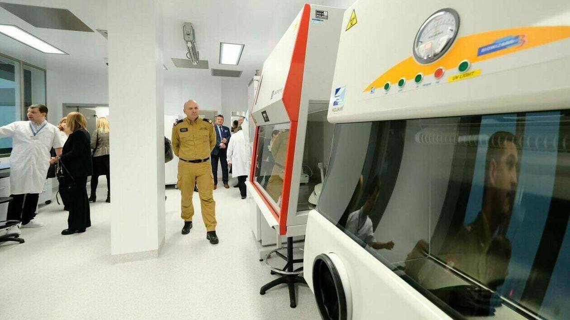 Nowe laboratorium otwarte. Trafią tu niebezpieczne wirusy i bakterie Nowe laboratorium otwarte. Trafią tu niebezpieczne wirusy i bakterie