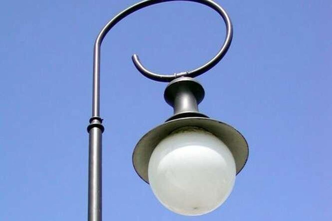 Nowe latarnie i chodniki w Zamościu