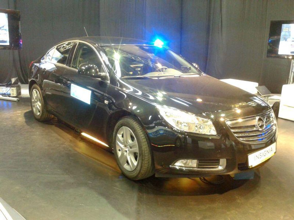 Nowe nieoznakowne samochody policji: Strzeż się czarnego opla 