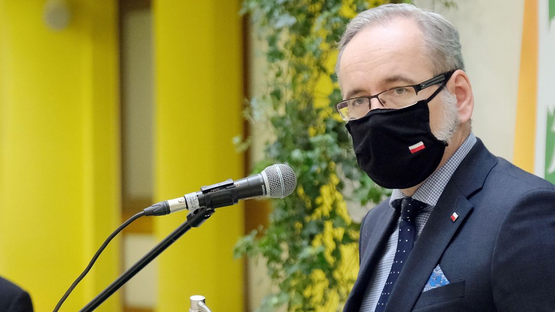 Nowe obostrzenia w Polsce. Przyłbice do kosza, wracają ograniczenia w jednym z regionów Nowe obostrzenia w Polsce. Przyłbice do kosza, wracają ograniczenia w jednym z regionów