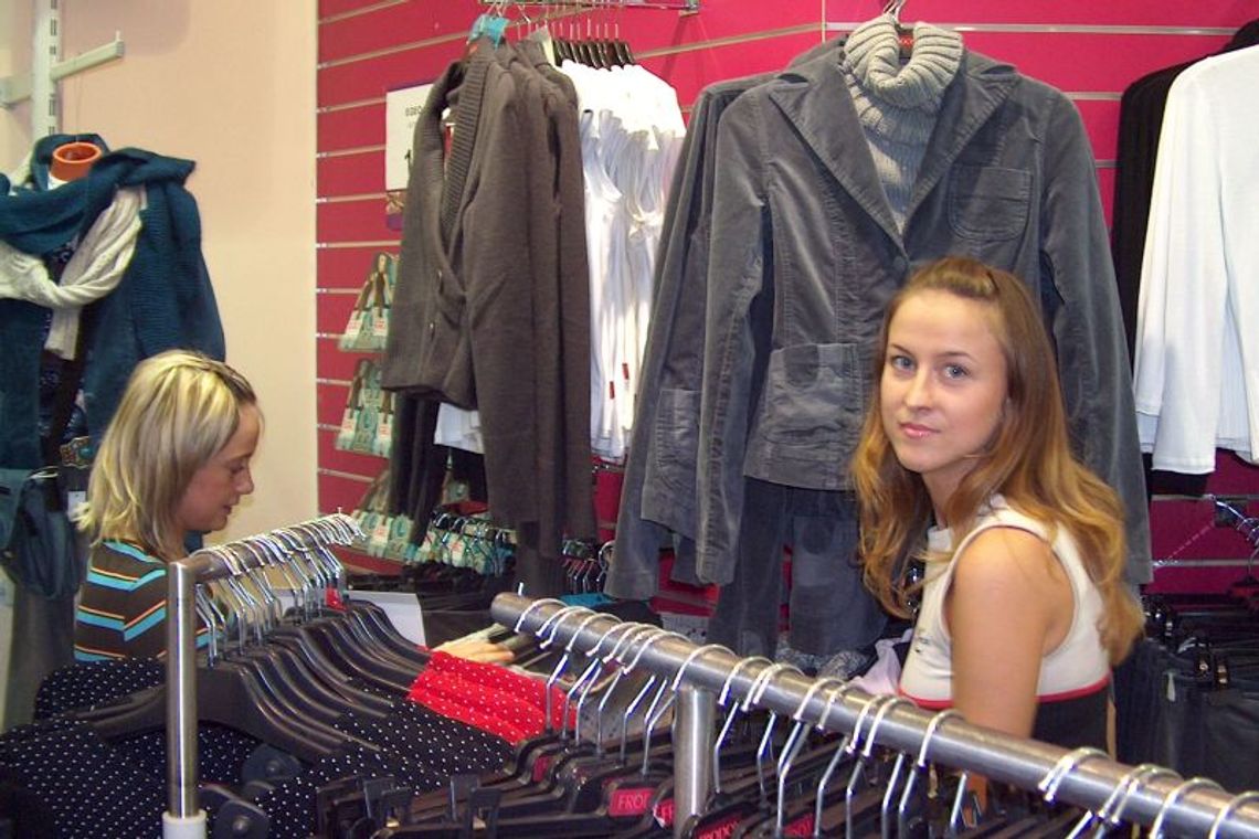 Nowe oferty pracy: Instruktor tańca, elektryk, sprzedawca, lektor