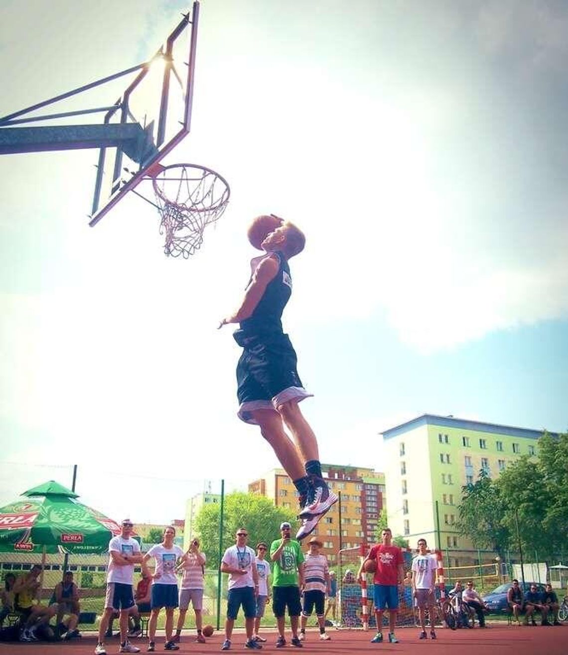 Nowe pomysły na wsady do kosza. Rozmowa z profesjonalnym dunkerem