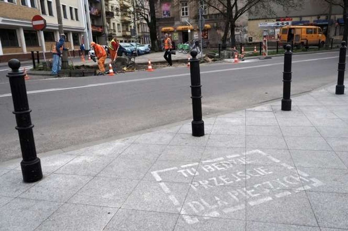 Nowe przejście dla pieszych przy Centrum Kultury w Lublinie Nowe przejście dla pieszych przy Centrum Kultury w Lublinie
