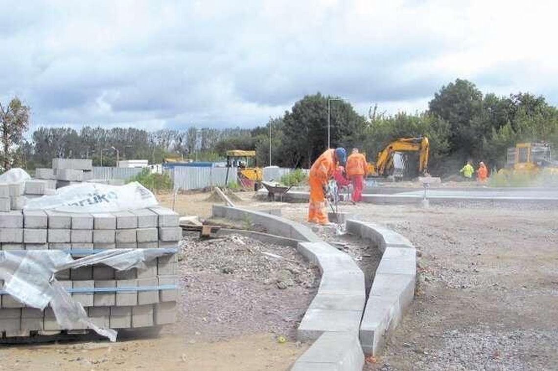 Nowe rondo nie powstanie na czas. "Nie obyło się bez niespodzianek" Nowe rondo nie powstanie na czas. "Nie obyło się bez niespodzianek"