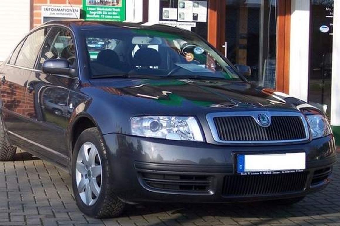 Nowe samochody dla marszałka. Stare sprzedał i zarobił 77 tys. zł