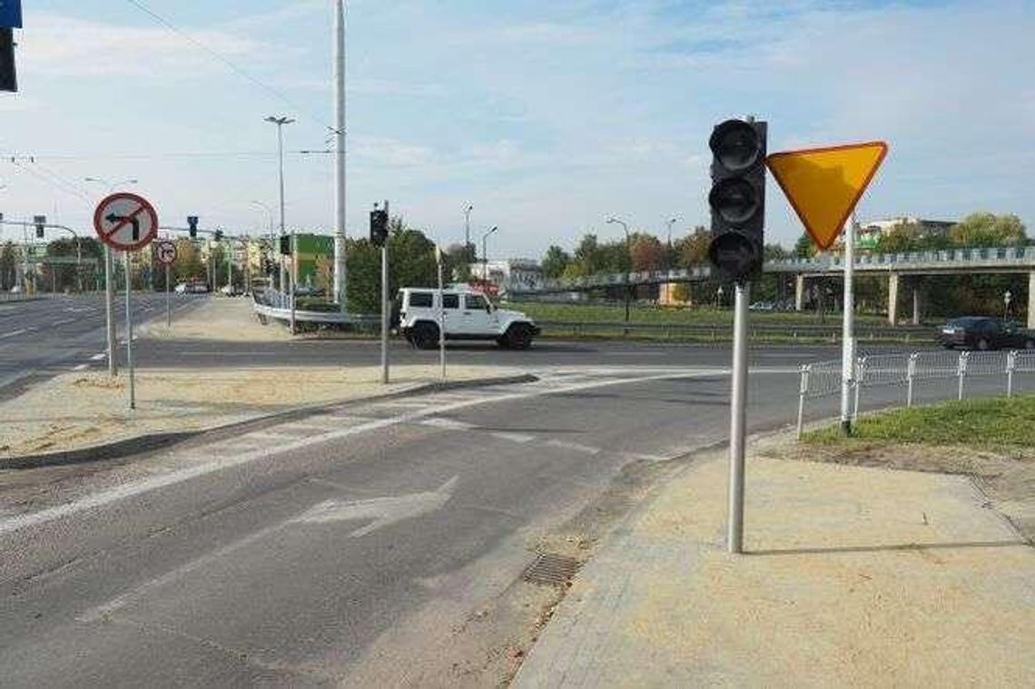 Nowe światła przy kładce. Wspinaczki już tylko dla bardzo chętnych